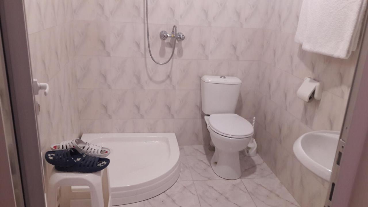 Dina Hotell Sisian Exteriör bild