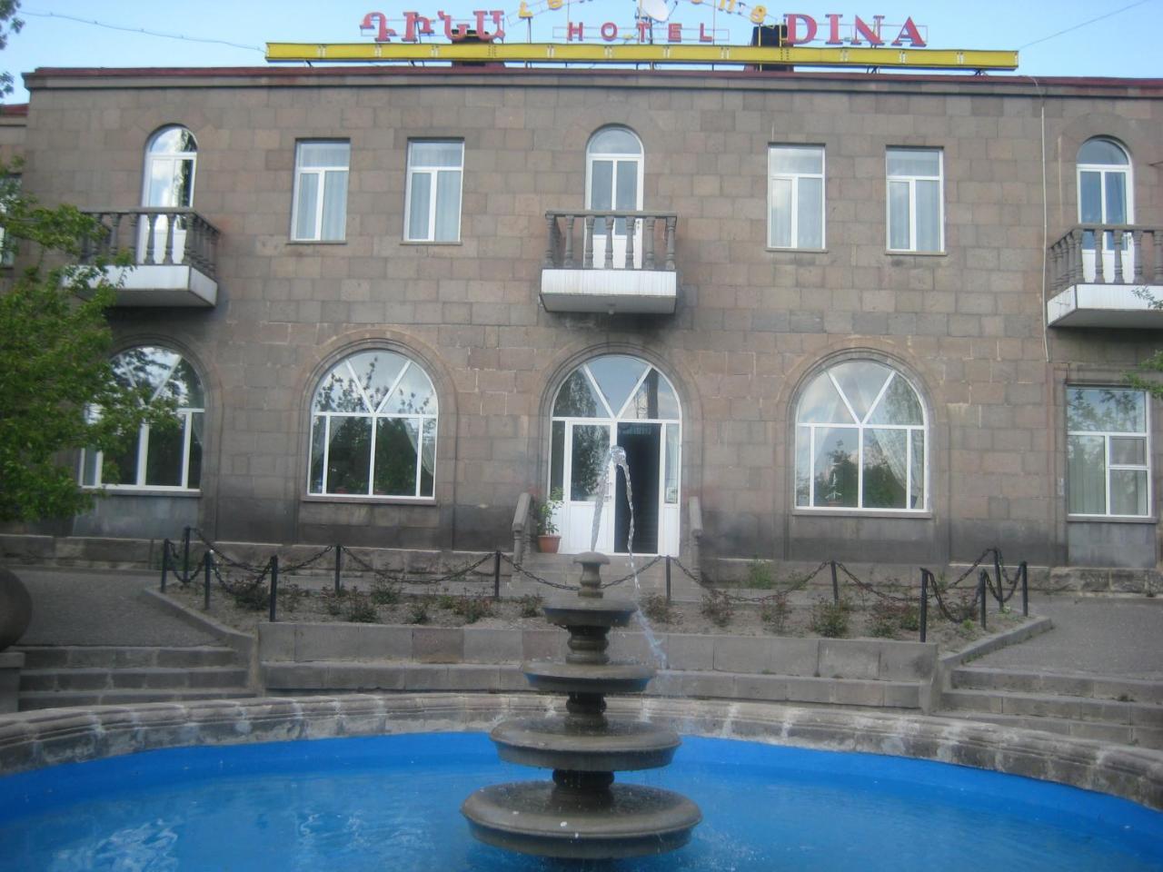 Dina Hotell Sisian Exteriör bild